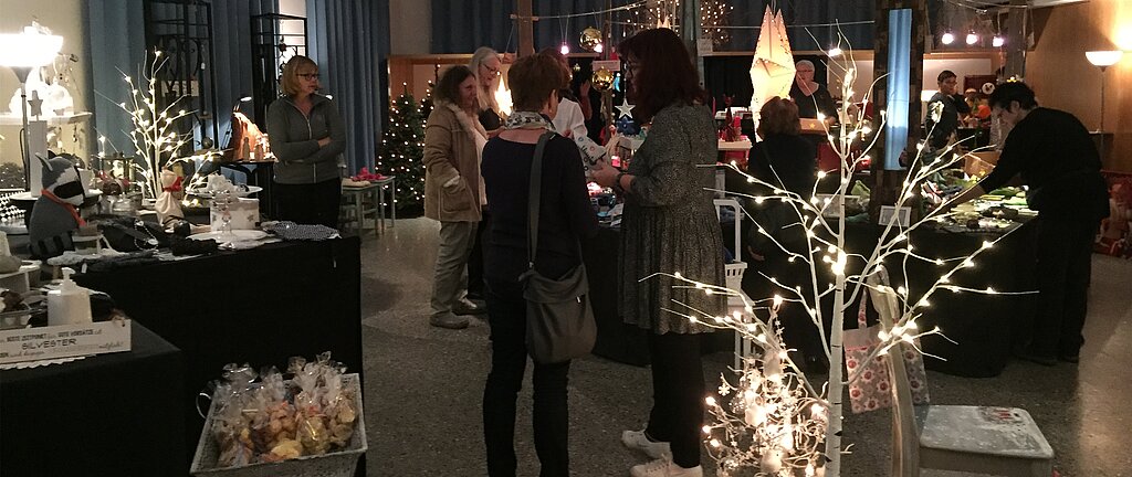 Die Weihnachtsausstellung «Adventshüsli» lockte viele Besucherinnen und Besucher an.Fotos: on
