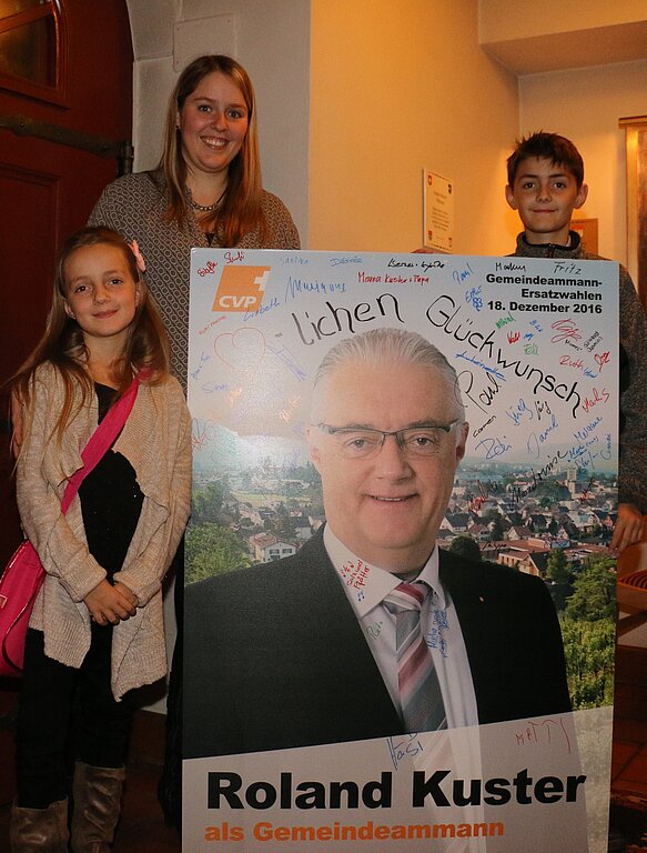 Stolz auf ihren Papi Désirée, Sarina und Severin.
