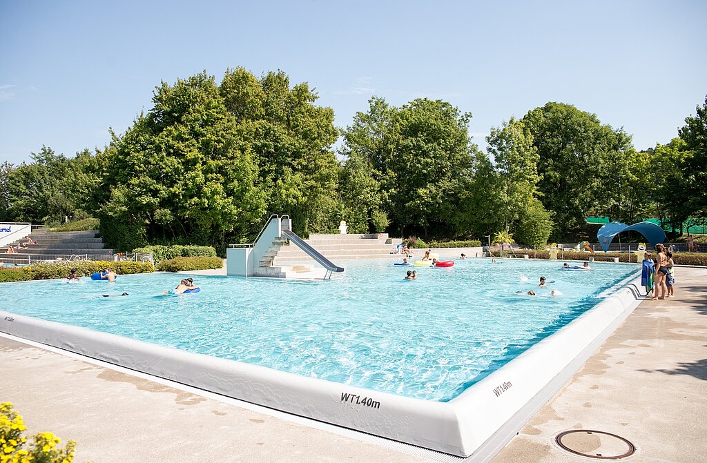 Das renovierte Nichtschwimmerbecken erfreut sich neuer Beliebtheit.
