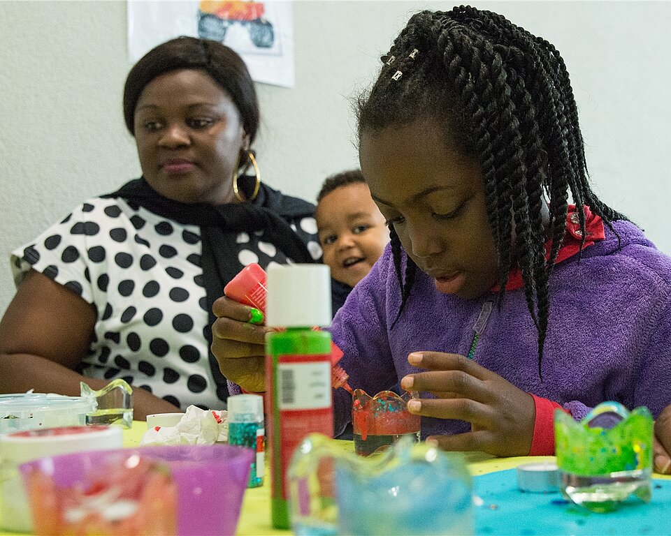 Bastelecke für Kinder: Hier geht es kreativ zu und her.
