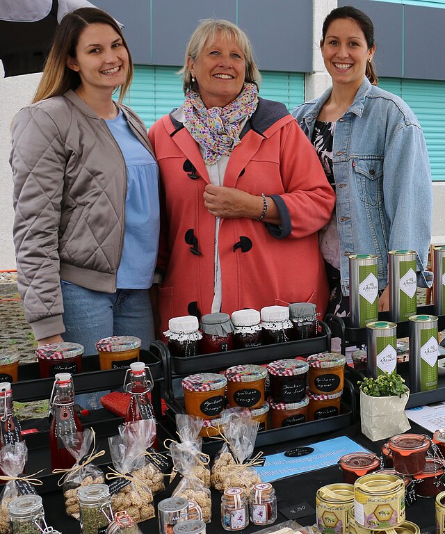 Dimitra und Doris Panagiotakis <em>und Alexandra Imhof (v. l.).</em>
