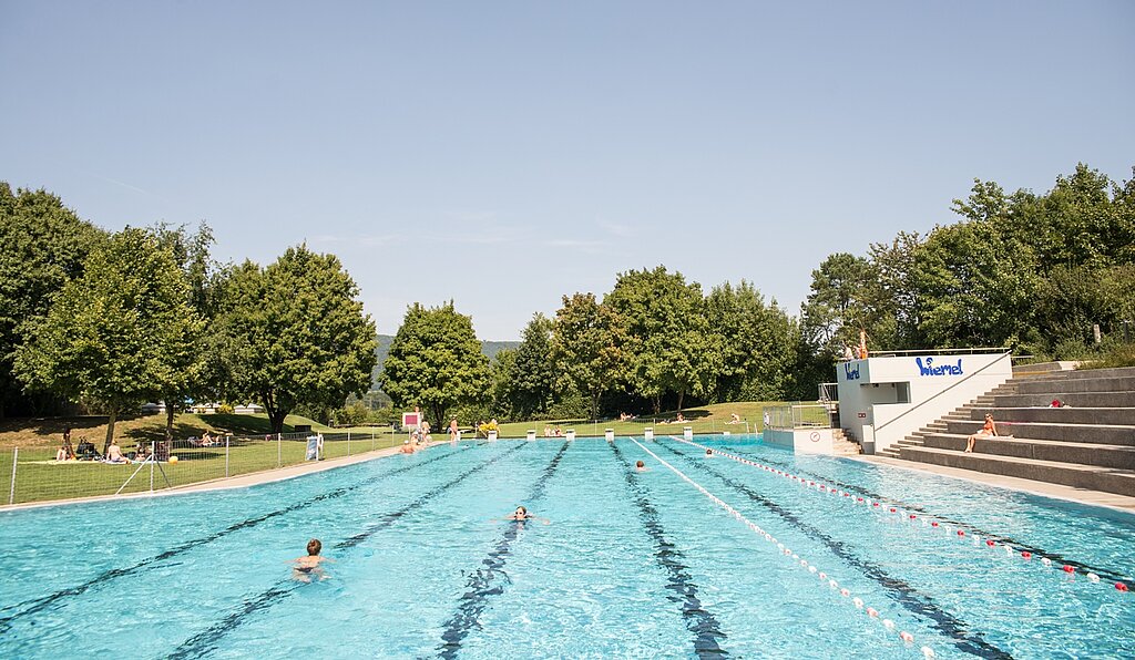 Das Schwimmbad <em> sowie die neue Beiz sind nun geöffnet. Az Archiv/bsc</em>
