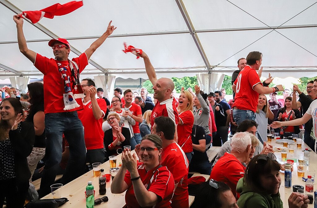 Die Schweizer Fans hatten beim Public Viewing viel zu feiern. (Gaby Kost)
