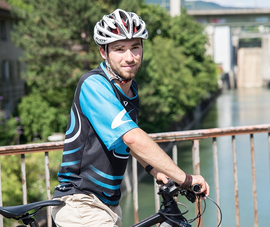Xeno Conrad trainiert körperlich und mental für einen Triathlon durch die Schweiz. (Barbara Scherer)
