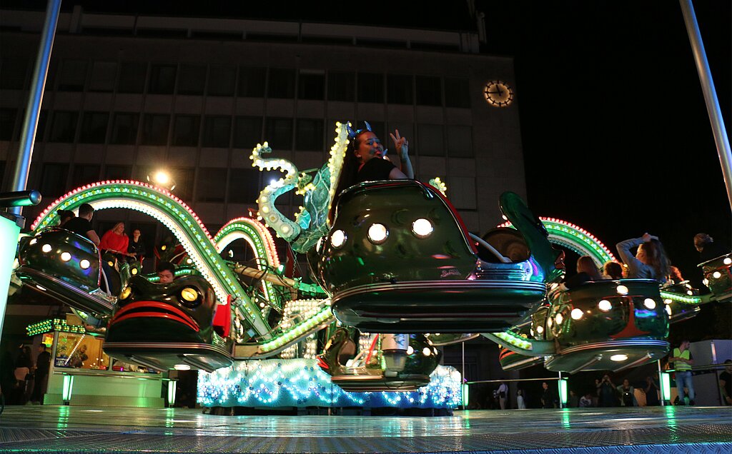 Der Lunapark <em>auf dem Rathausplatz.(Melanie Bär)</em>
