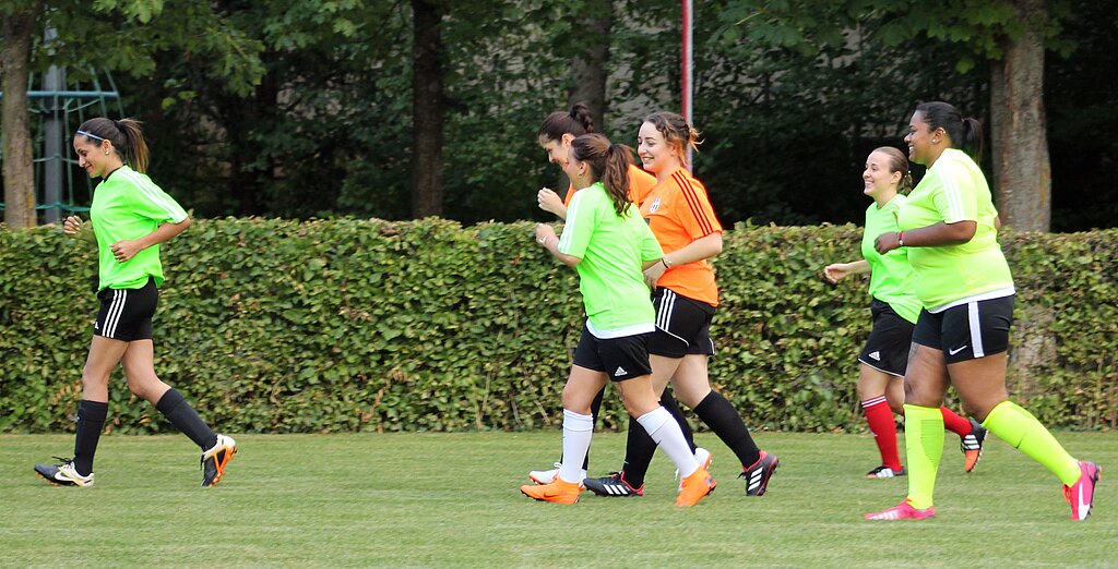 Die erste Frauenmannschaft in Wettingen beim Training. (zVg)
