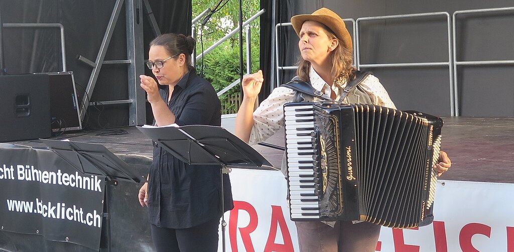 Das Theaterduo «Knuth und Tucek» <em>sorgte am Freitagabend für gute Unterhaltung. (Muriel Zweifel)</em>
