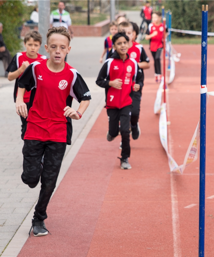 Am Sponsorenlauf liefen viele Junioren. (Barbara Scherer)
