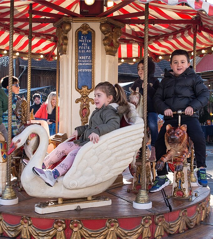 Eine Runde auf dem Nostalgie-Karussell. (bsc)
