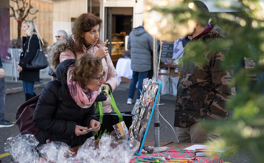 Auch handgemachte Produkte <em>werden am Markt viele verkauft. (bsc)</em>
