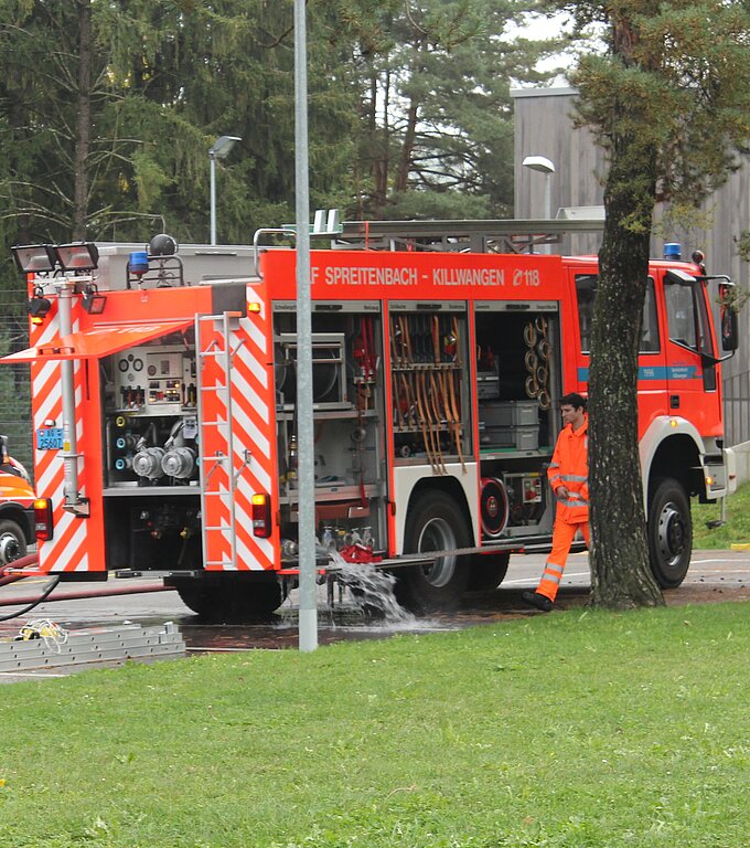 Die Feuerwehr Spreitenbach-Killwangen umfasst 89 Mitglieder und 7 Fahrzeuge. Im laufenden Jahr musste sie 85-mal ausrücken.
